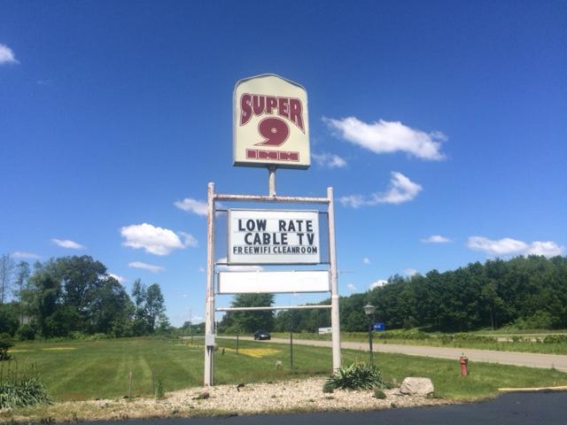 Super 9 Motel Albion Zewnętrze zdjęcie